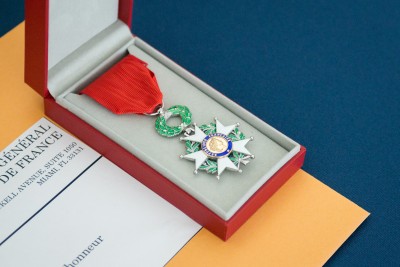 The veterans received the medal, joining a society that includes Thomas Edison, General Douglas MacArthur and former Secretary of State Colin Powell.