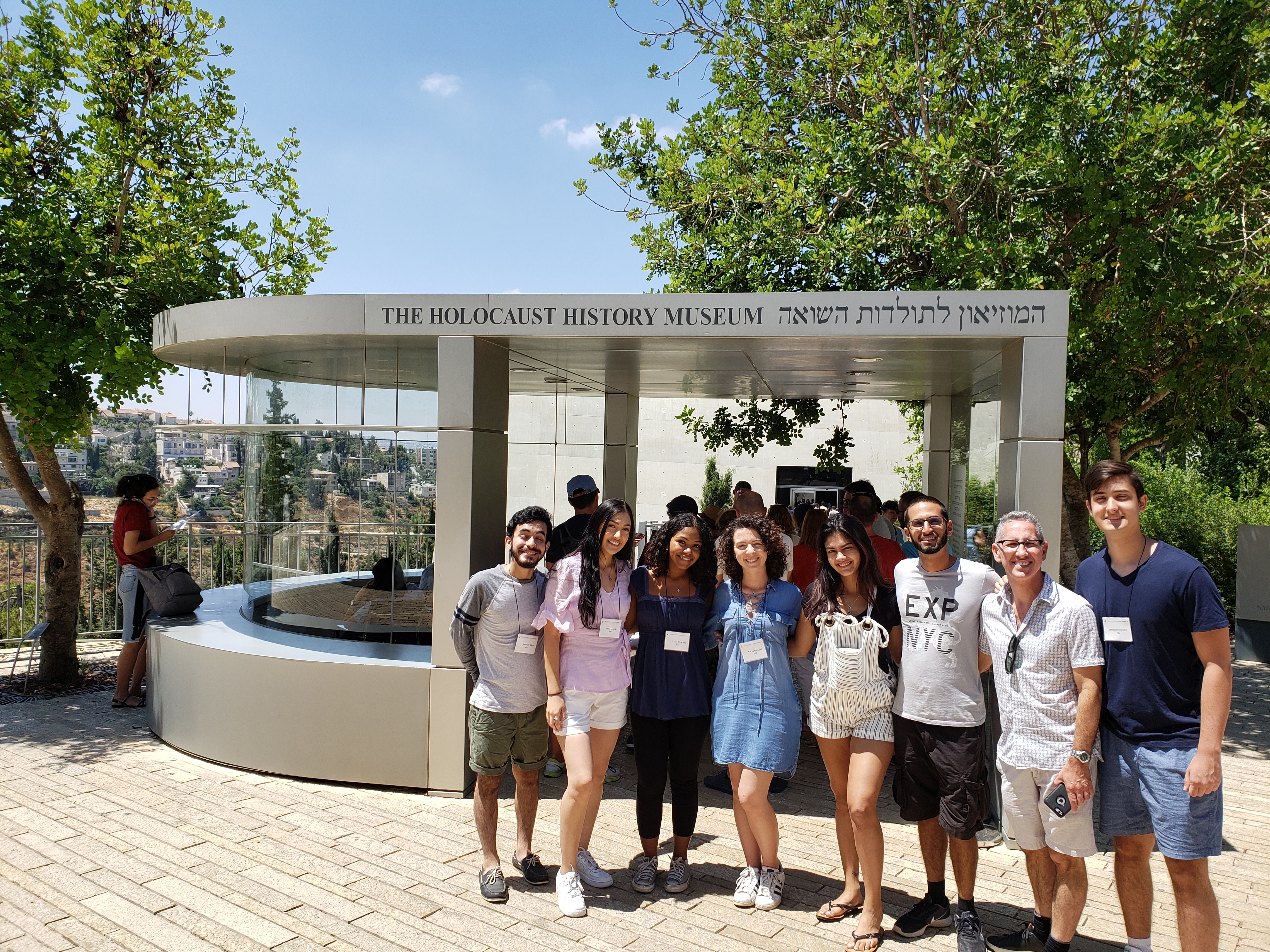 students-at-the-holocaust-history-museum.jpg