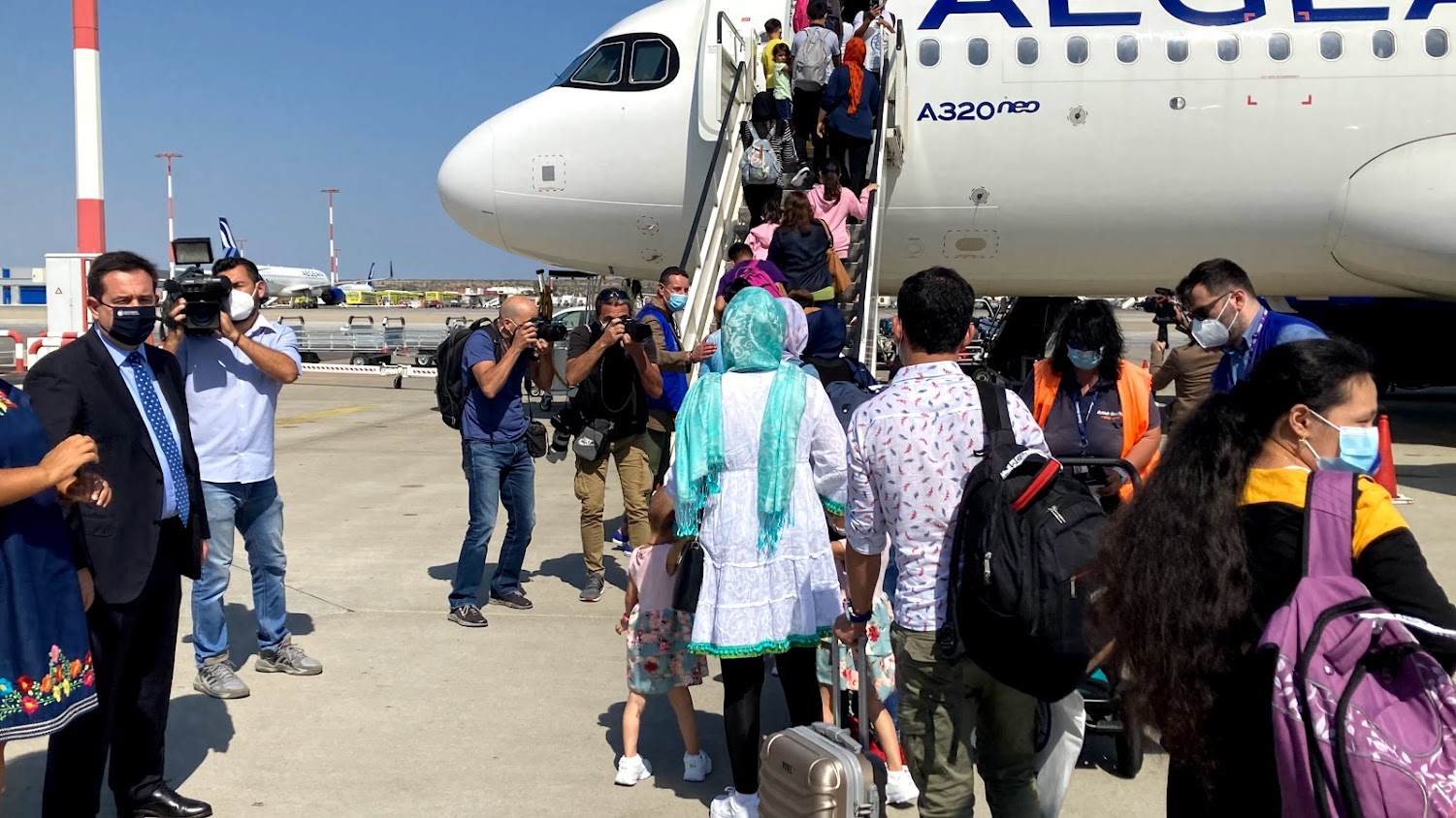 migrants-boarding.jpg