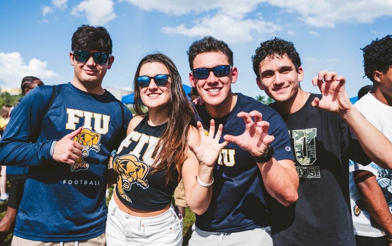 Students during the tailgate