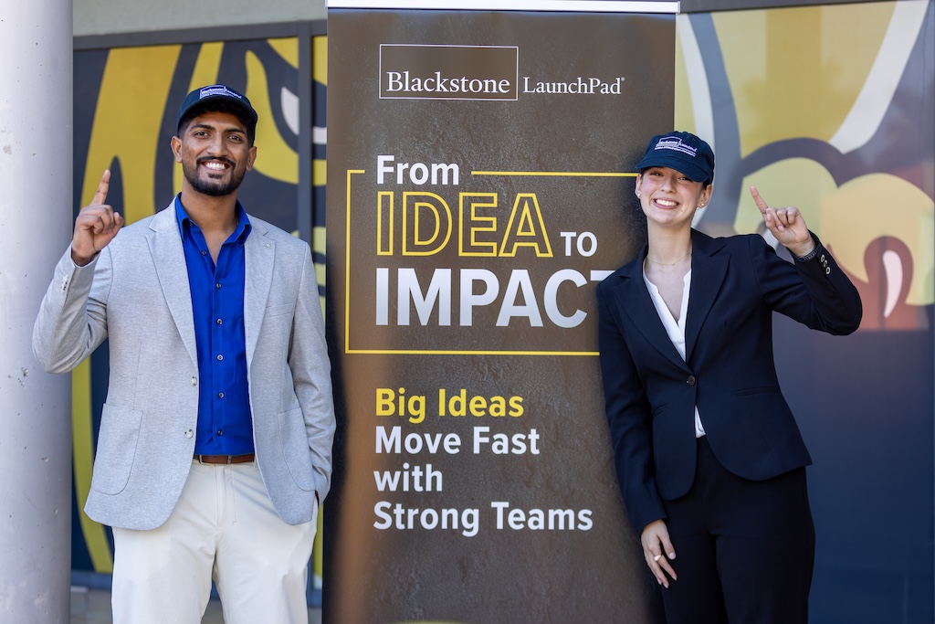 First place winners, Shawn Vithayathil (L) and Isabella Mina (R).