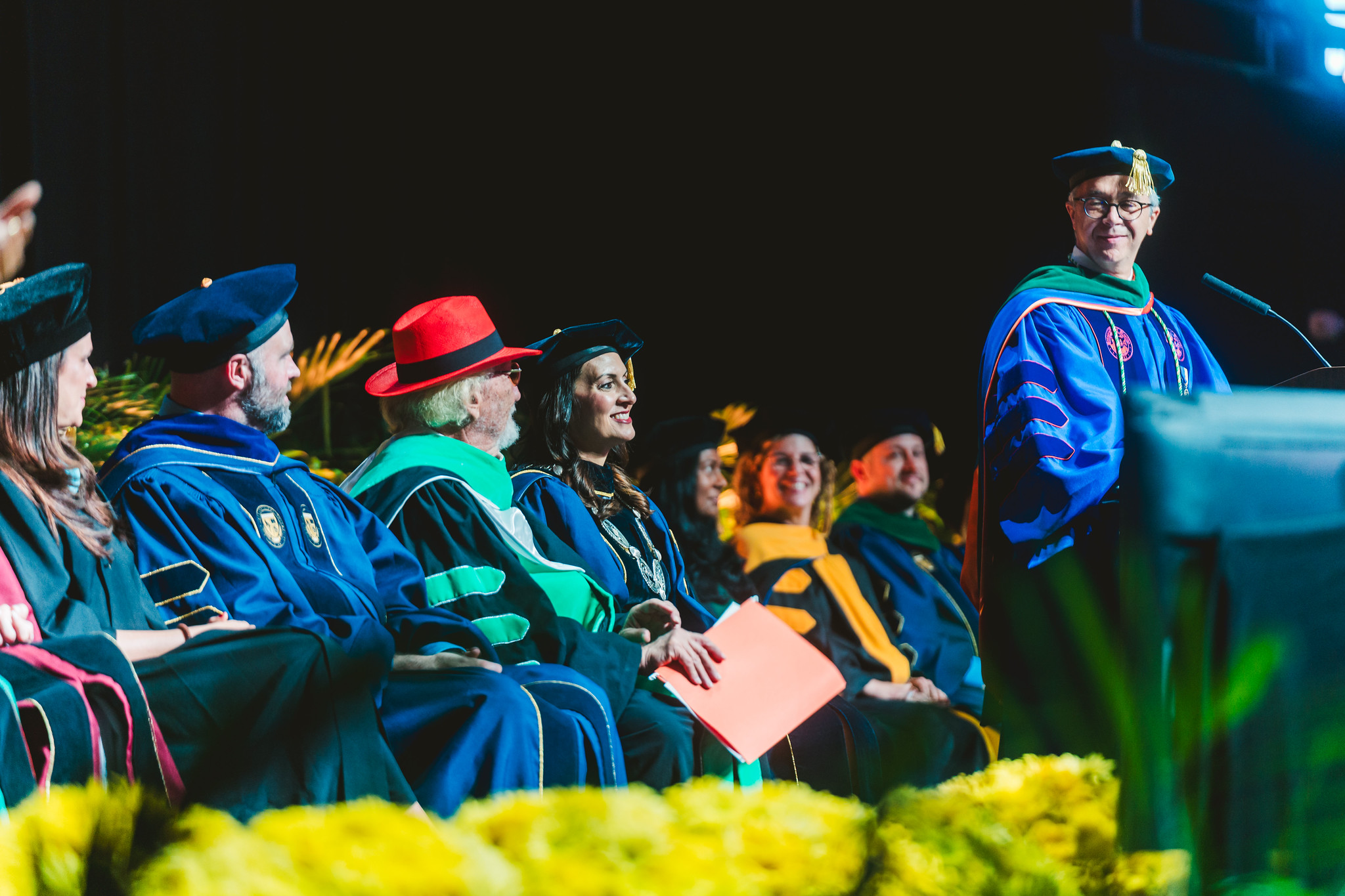 Dean Cendan addresses MD Class of 2026 graduates.